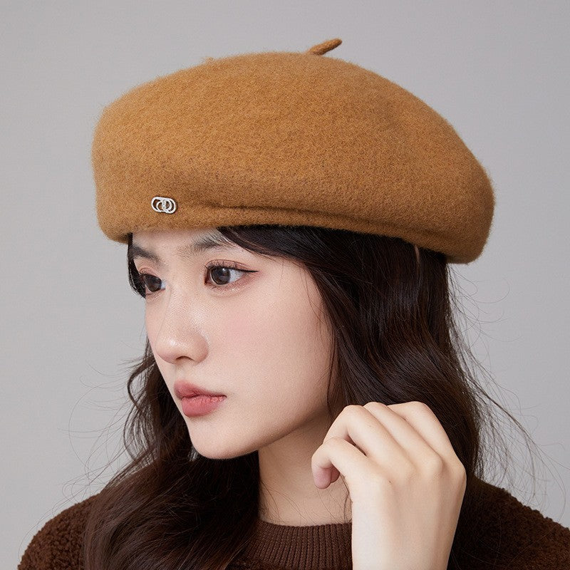 Women's fall and winter retro literary hundred with warm berets